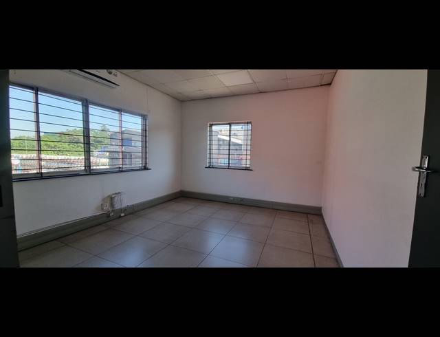 332M² OFFICE TO LET IN ROSSBURGH